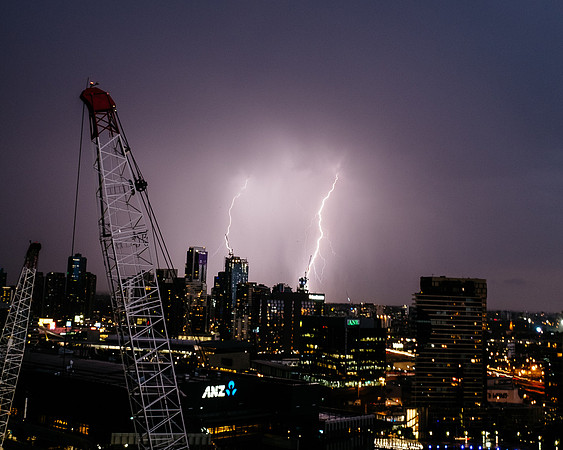heavy-lightning-over-south-melbourne_27756605649_o